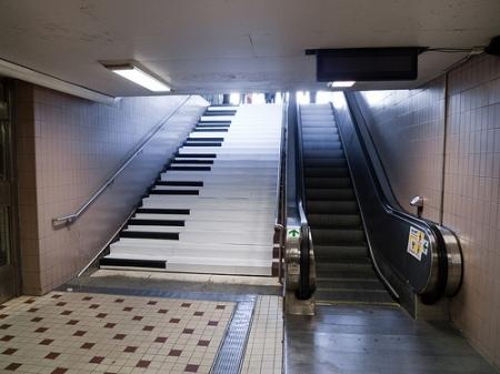 schody-hrajici-piano-vgf.jpg